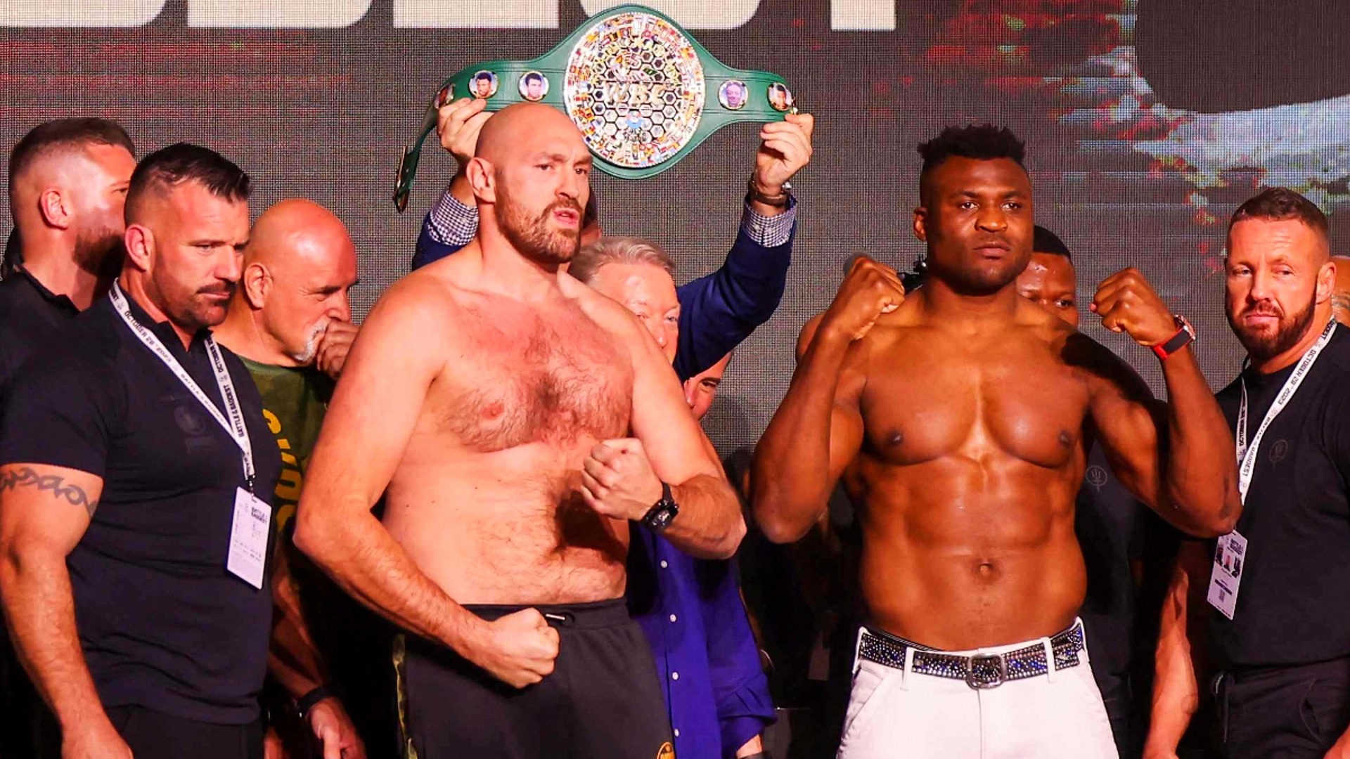 タイソン・フューリー vs フランシス・ガヌー : 前日計量 を配信 | DAZN JP