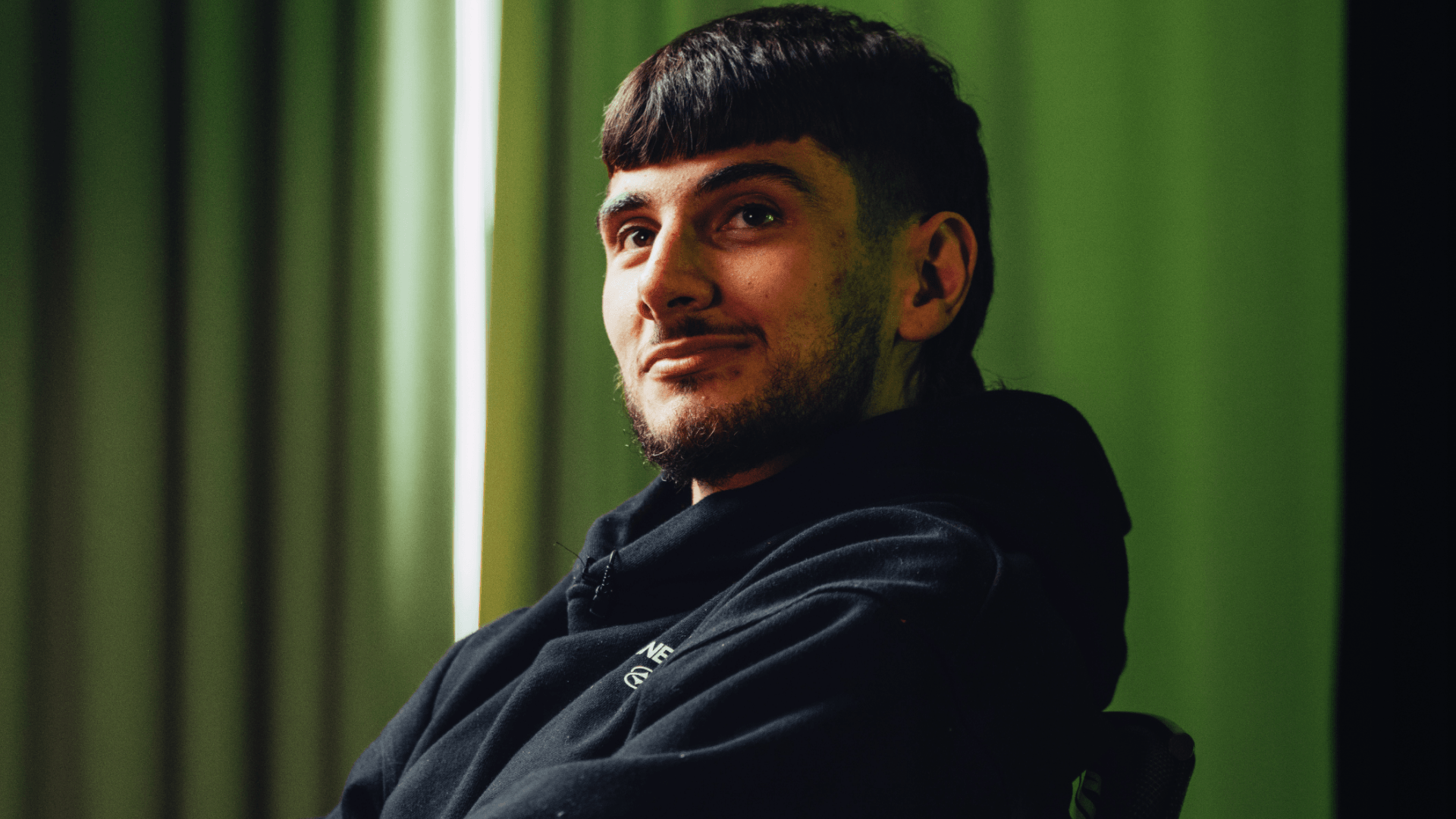 Watch Danny Aarons Prepares for Misfits Debut Online DAZN RS