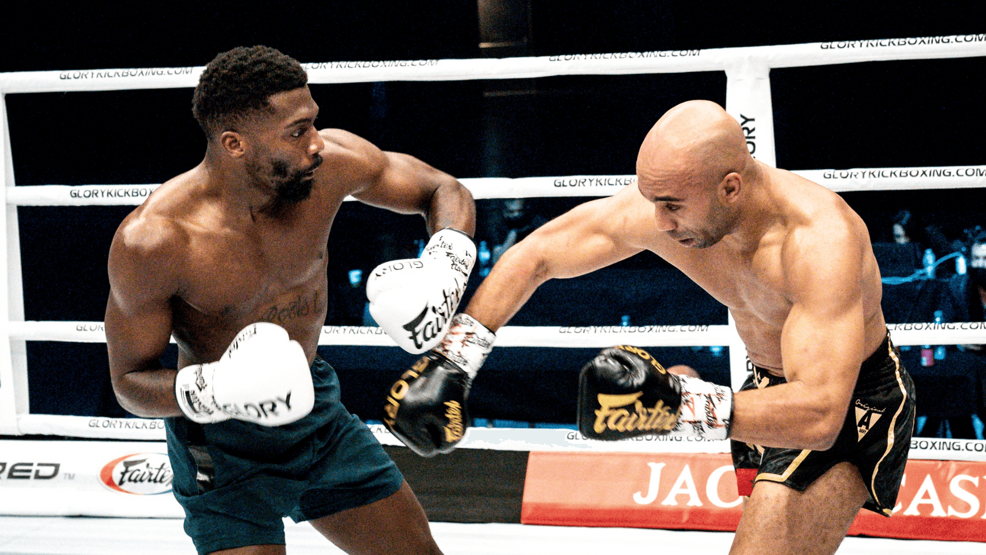 Regardez Glory 76 Doumbé vs. Ghajji en direct DAZN FR