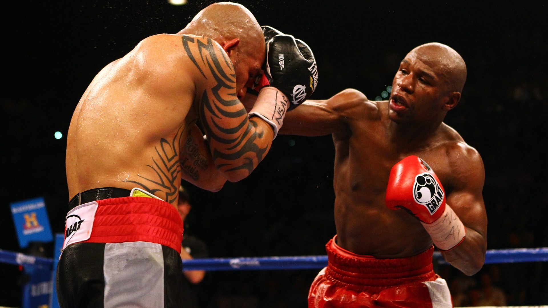Watch Mayweather vs. Cotto (2012) Online | DAZN MZ