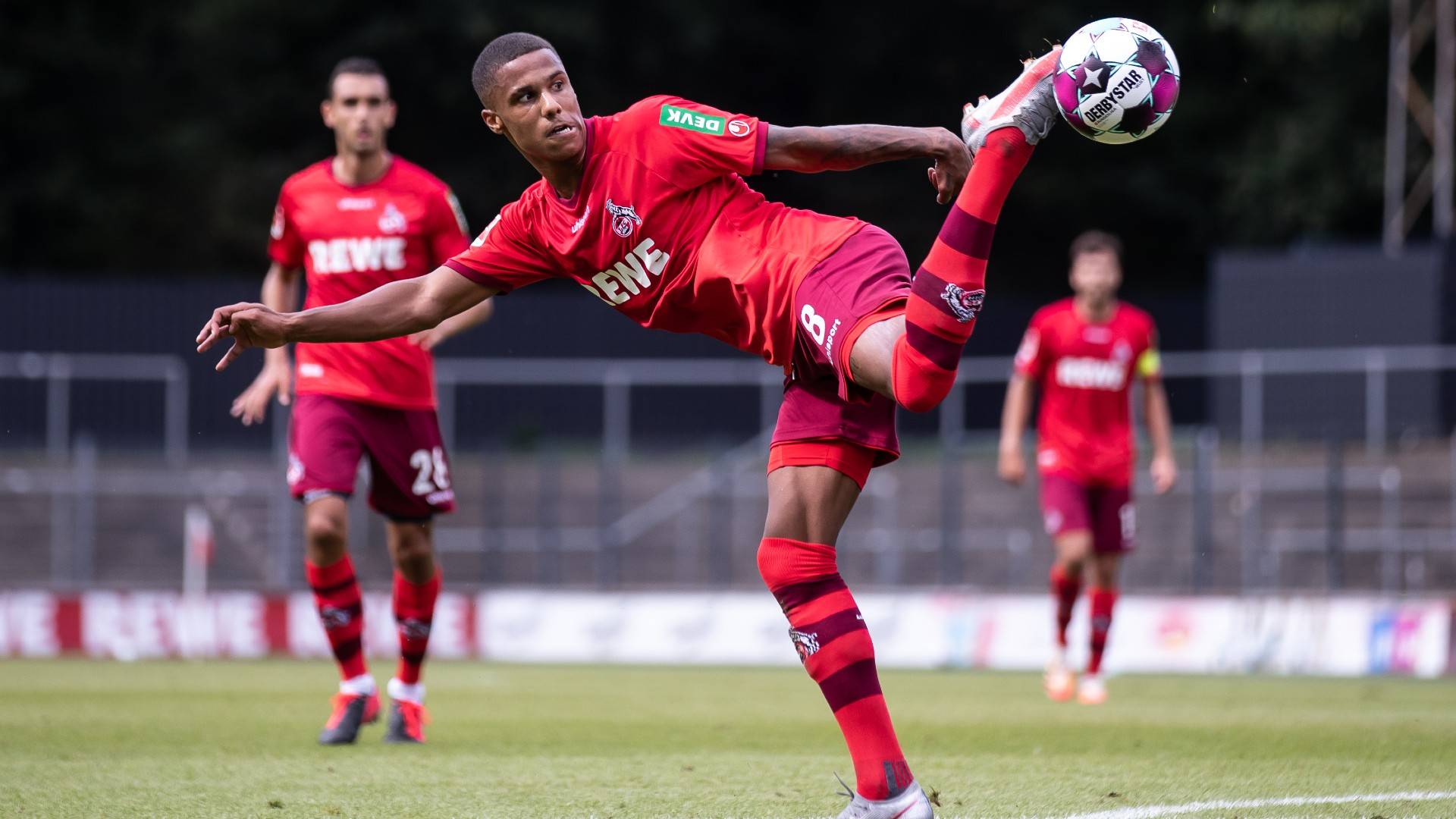 Watch 1. FC Köln v VfL Wolfsburg (Highlights) (CH) Live Stream | DAZN CH