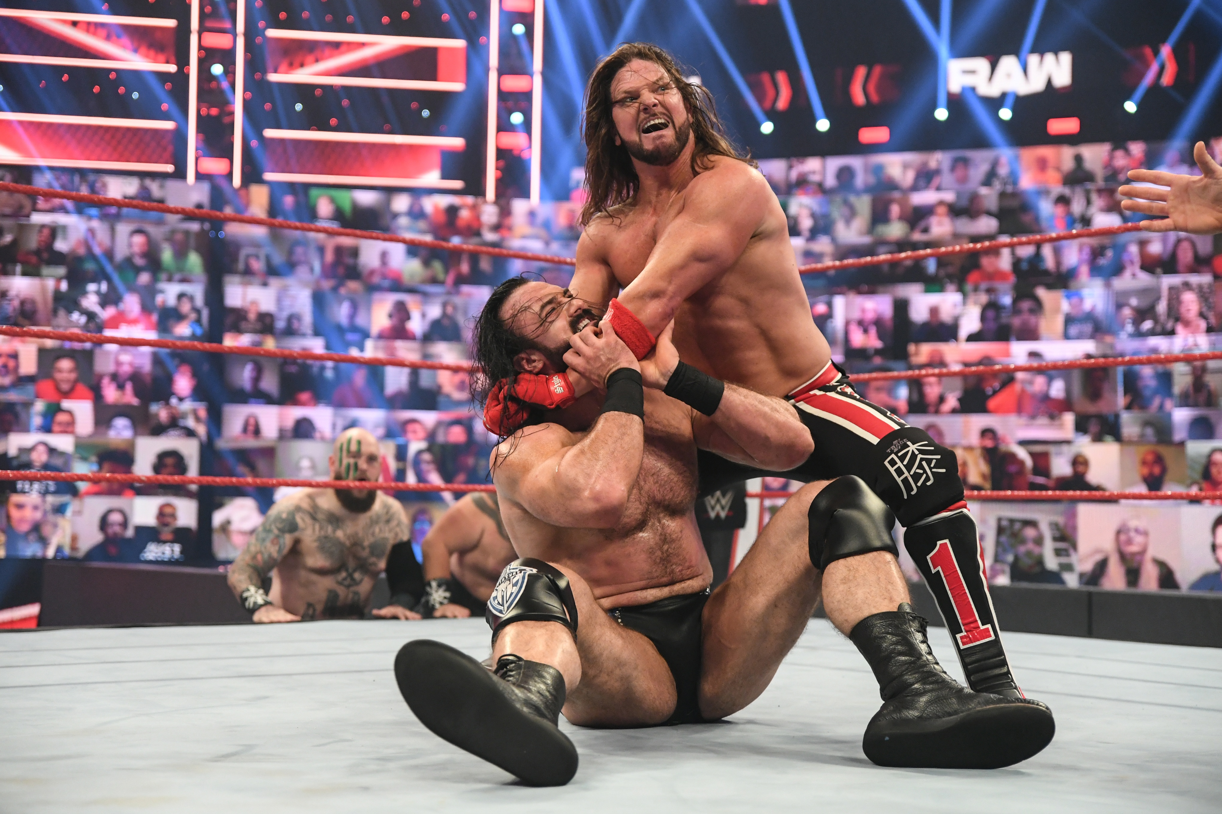 Watch Wwe Bottom Line Online Dazn De