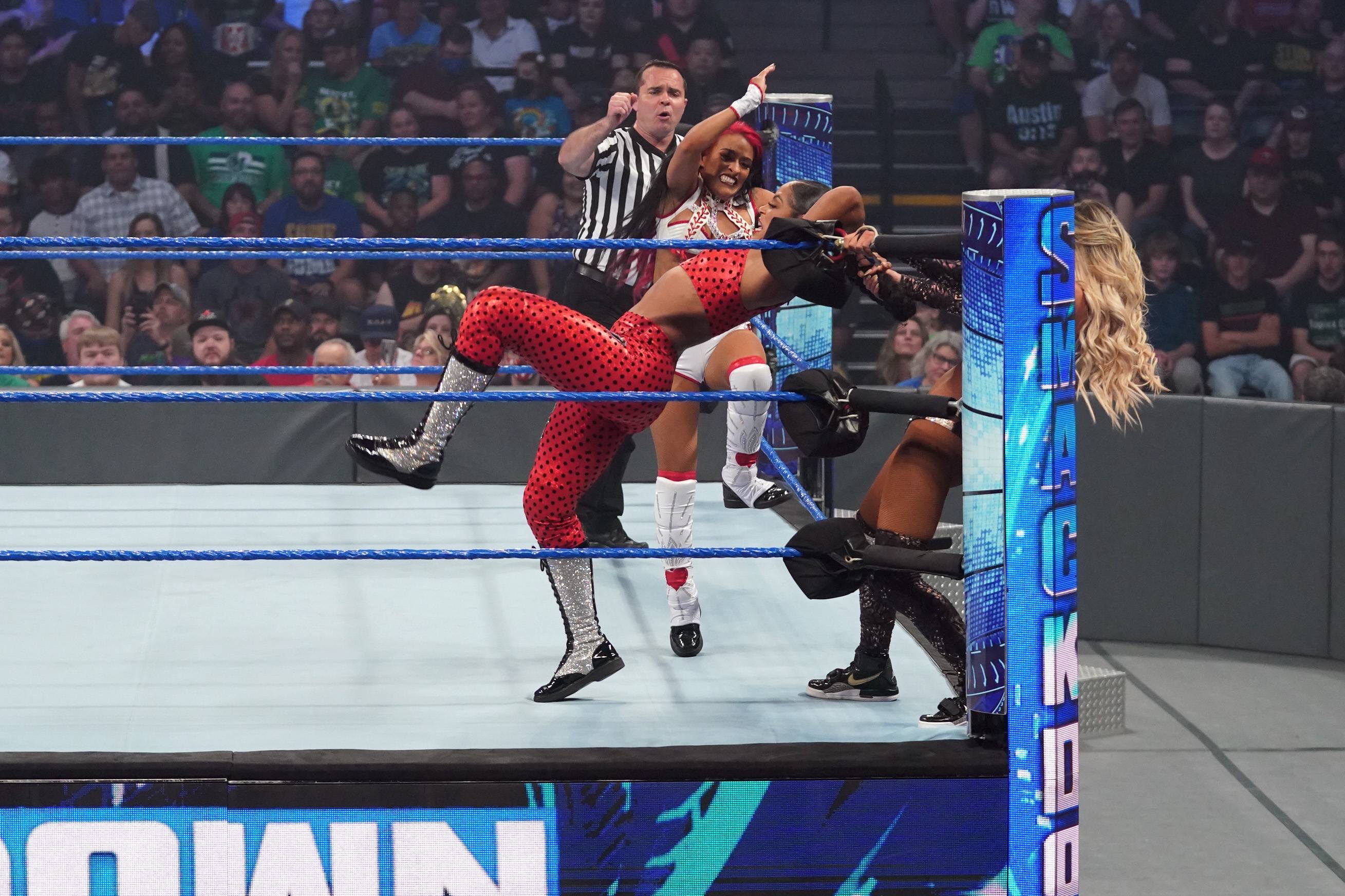 Watch Wwe Smackdown Highlights 31 07 21 Online Dazn Ch