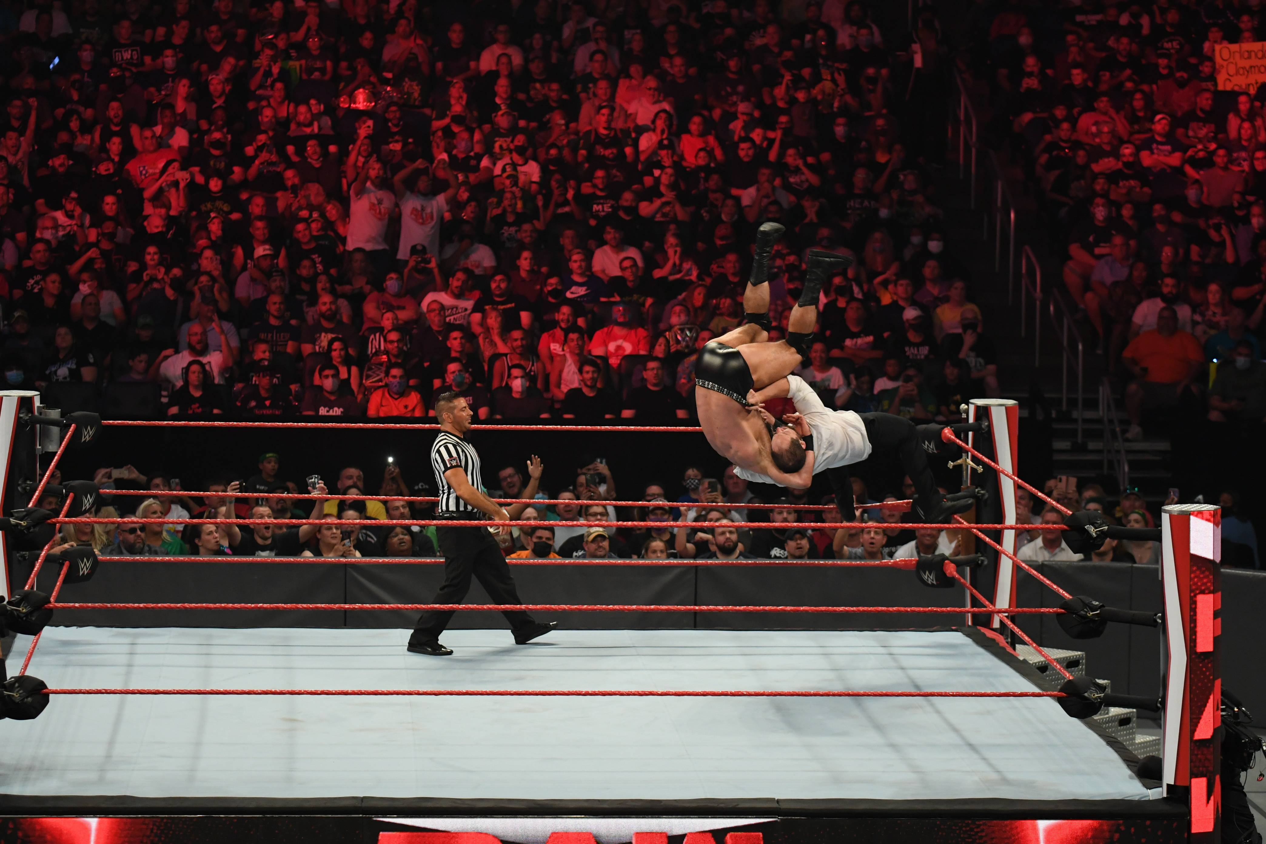 Watch Wwe Bottom Line 12 08 21 Online Dazn De