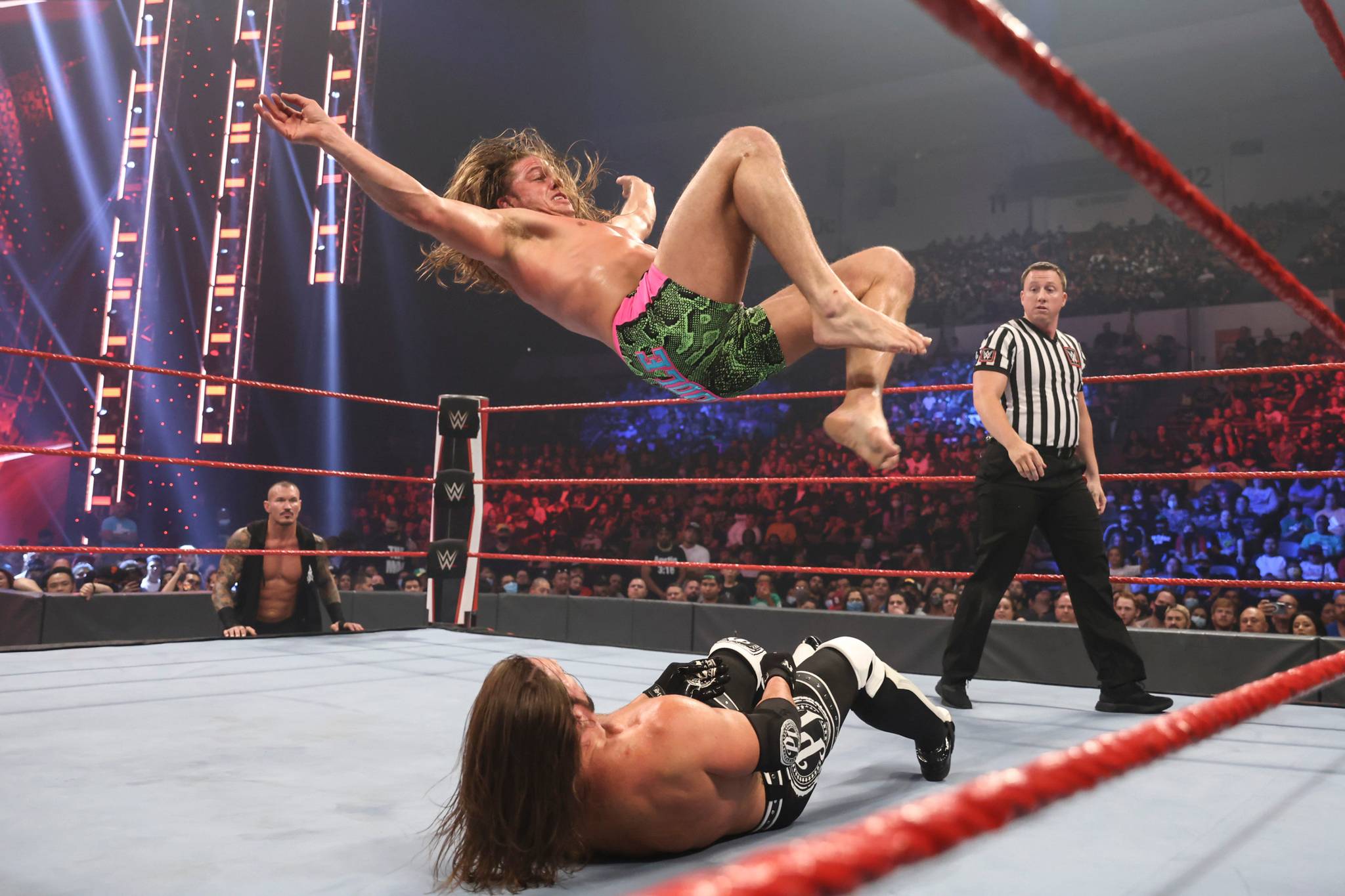 Watch Wwe Raw Highlights 24 08 21 Online Dazn De