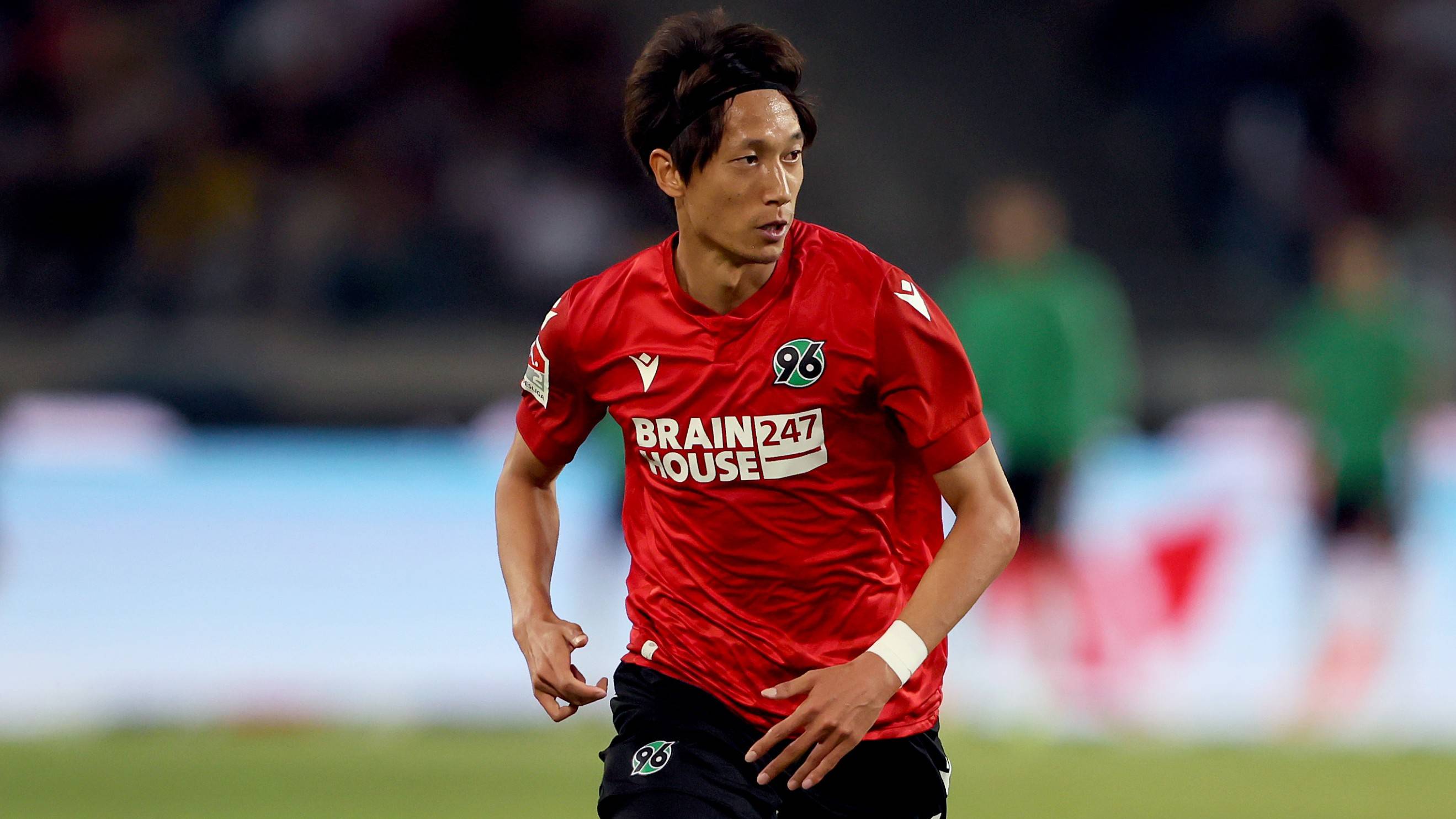 ショット マインツ Vs ハノーファー 1回戦 室屋成 をライブ 中継 Dazn Jp