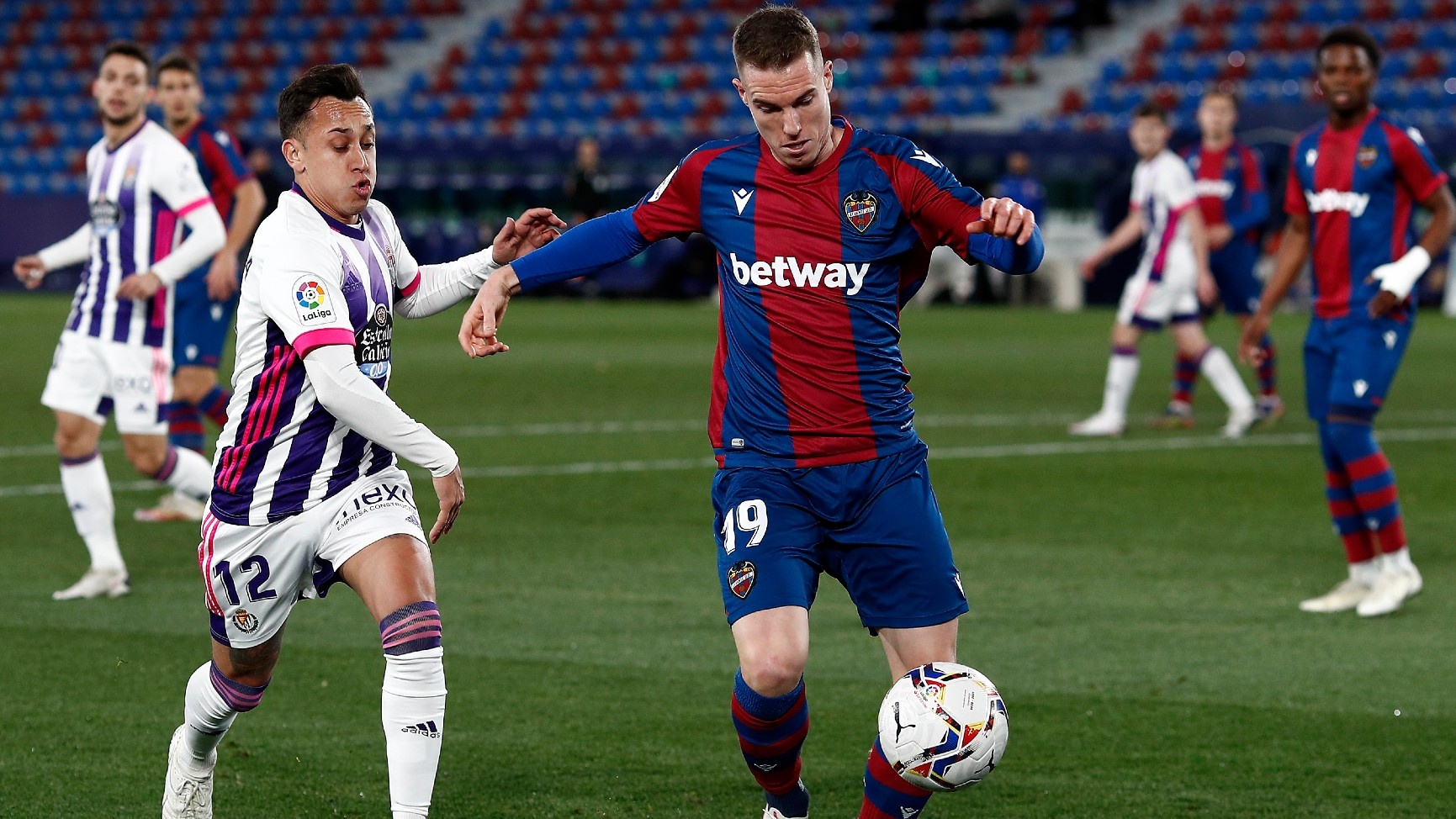 Watch Levante v Real Valladolid Live Stream | DAZN JP